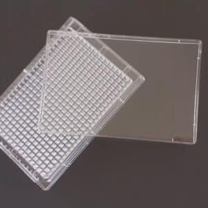 Tissue culture treated Clear 384 well plate with lid