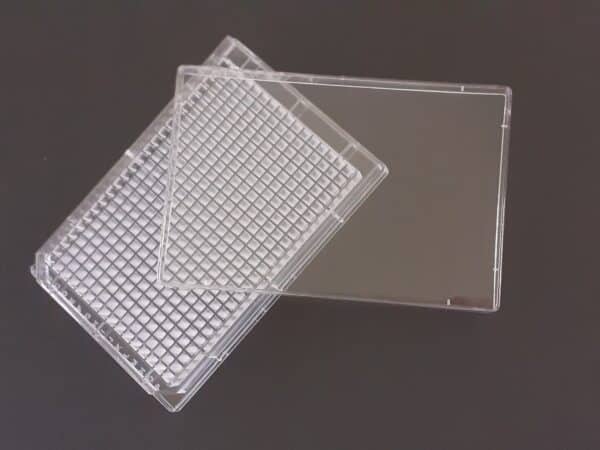 Tissue culture treated Clear 384 well plate with lid